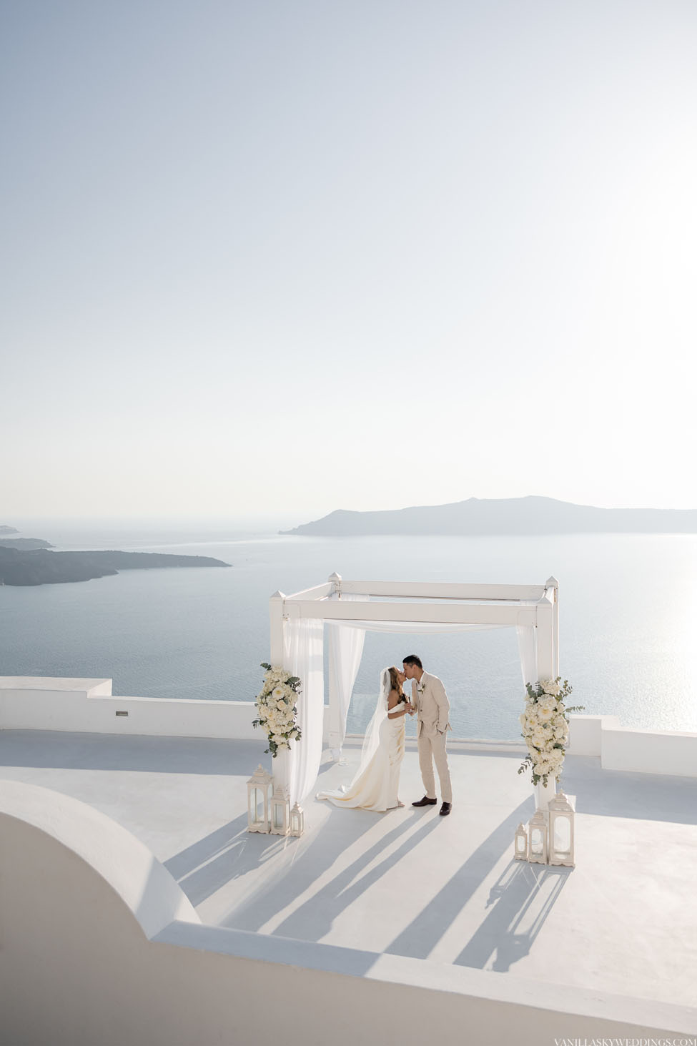 a&a_intimate_elopement_dana_villas_location_santorini_greece